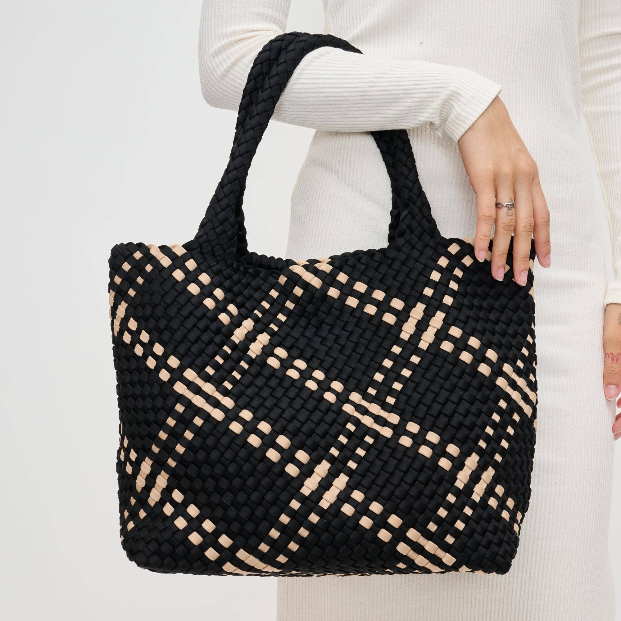 Sac fourre-tout moyen tissé noir et beige