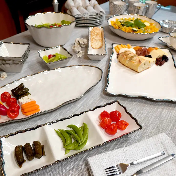 Plateau blanc et argenté à 3 compartiments