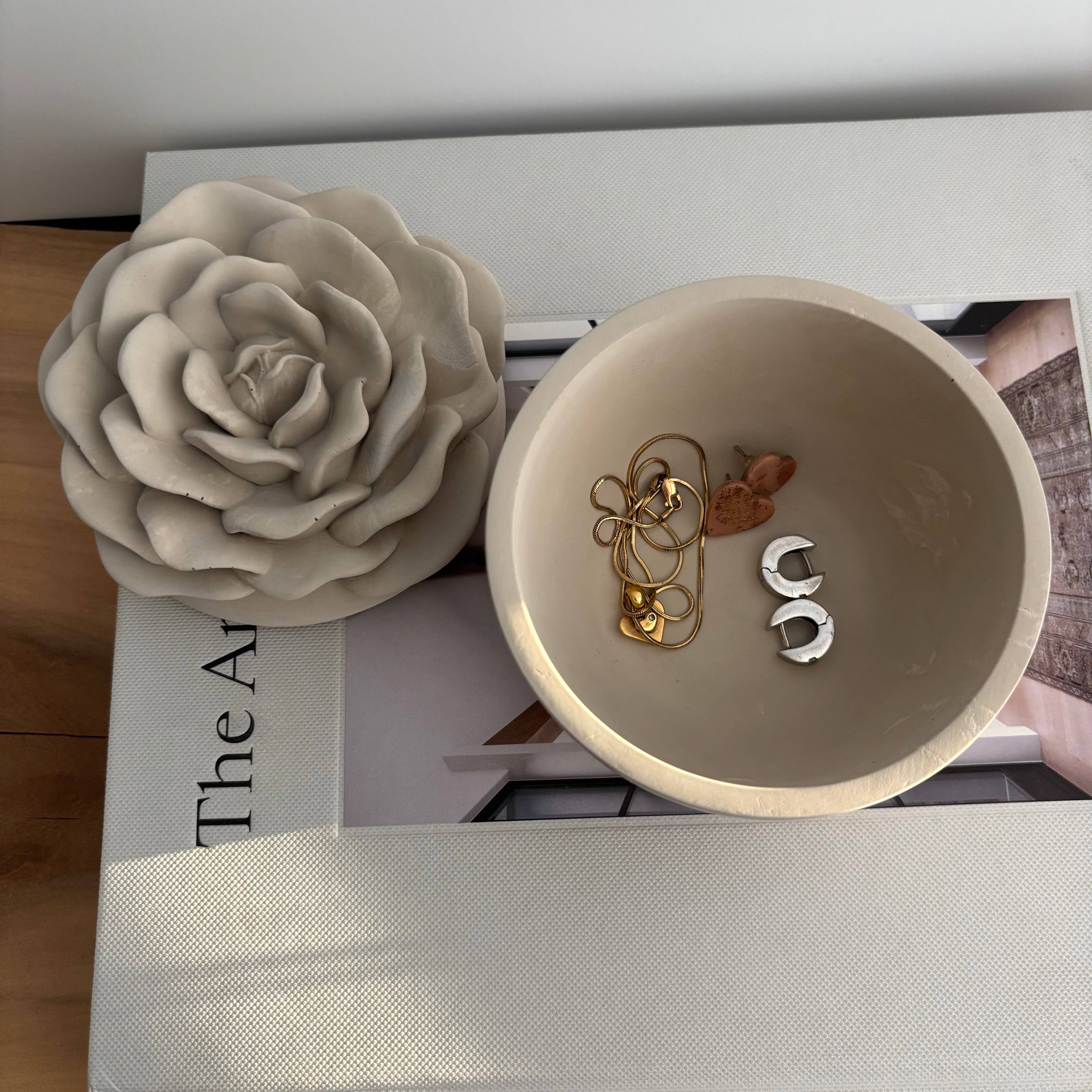 Bloom Rose Lid Concrete Vessel - tan and gray swirl