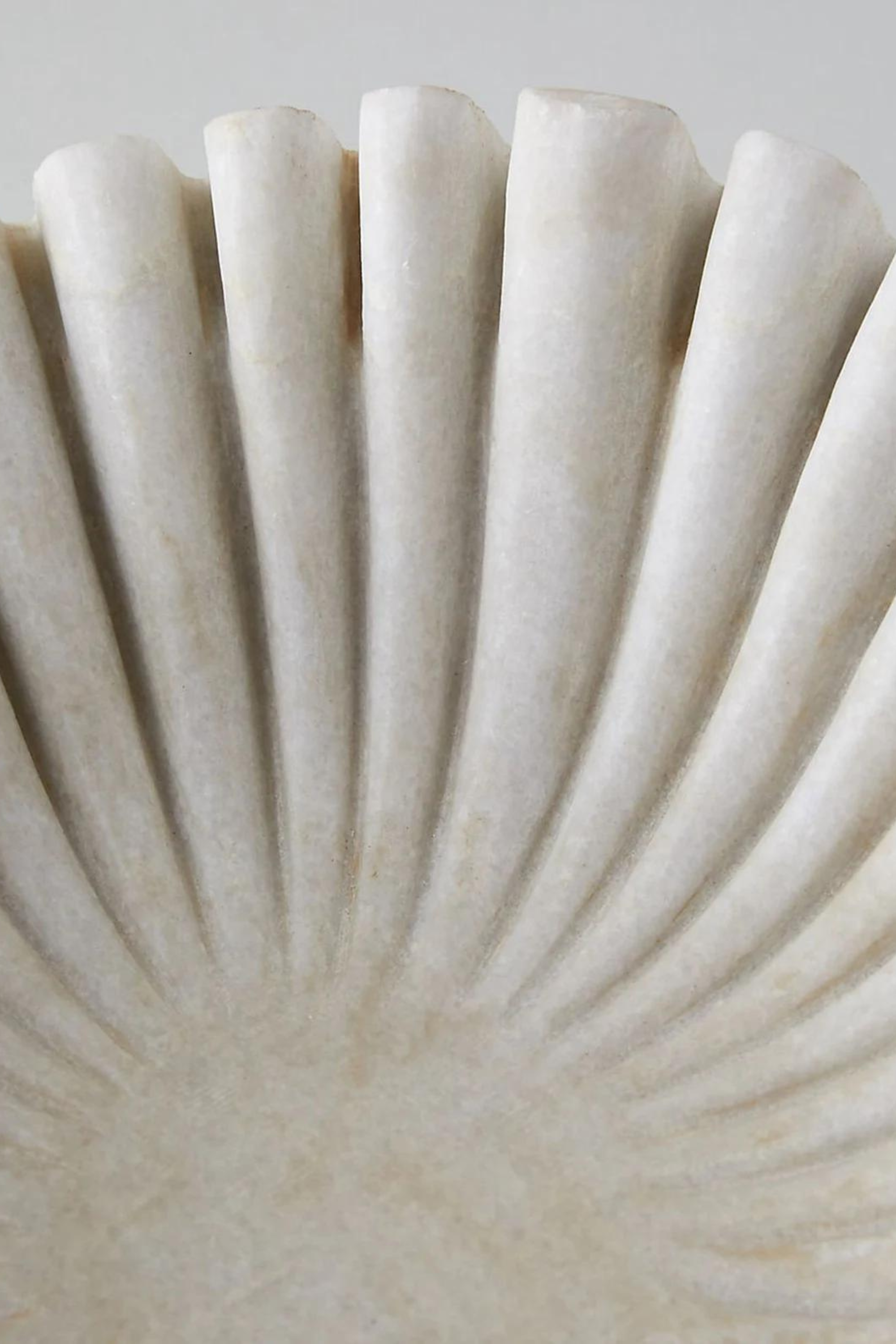 Grand bol cannelé en marbre