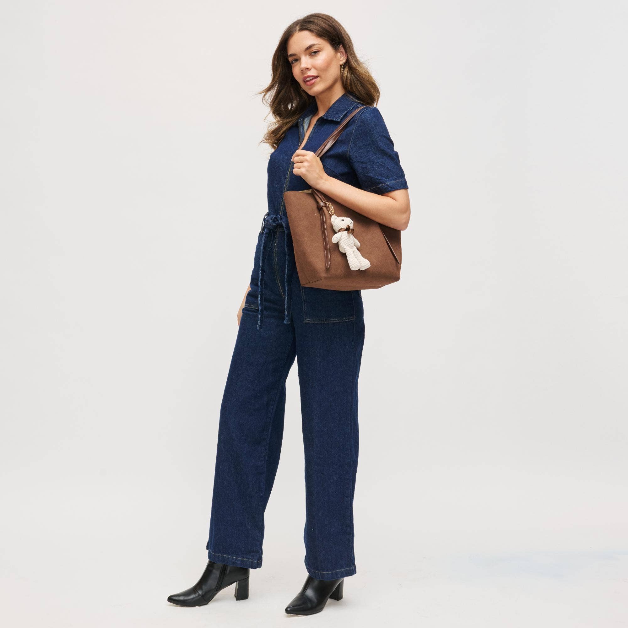 Sac fourre-tout en chocolat végan avec breloque