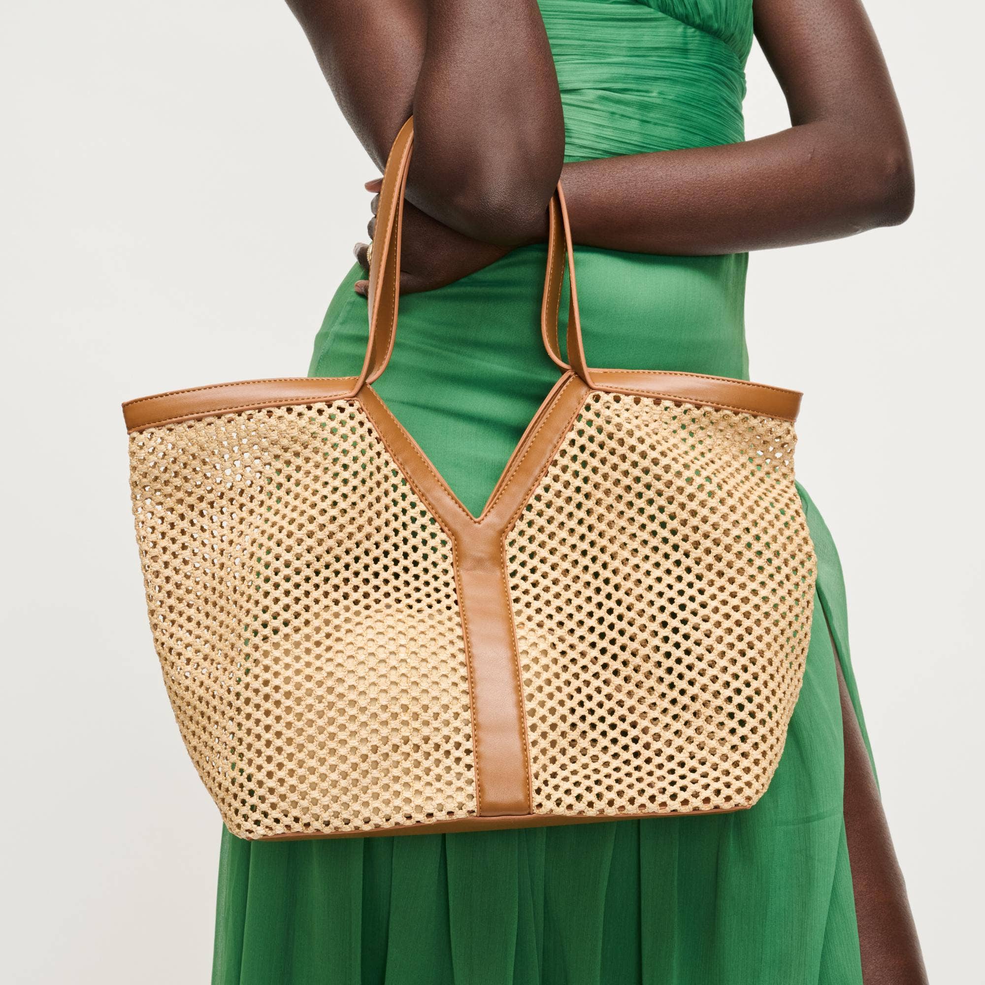 Large straw woven v-panel Tote