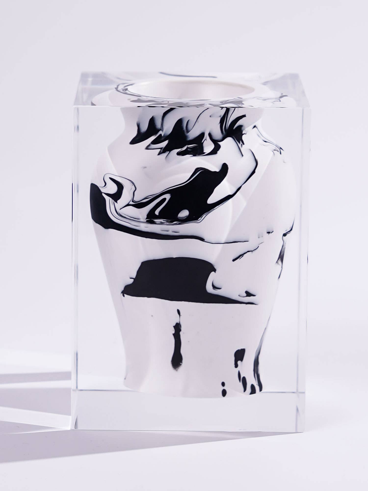 Resin Bud Vase – Wide Mouth: White Marble