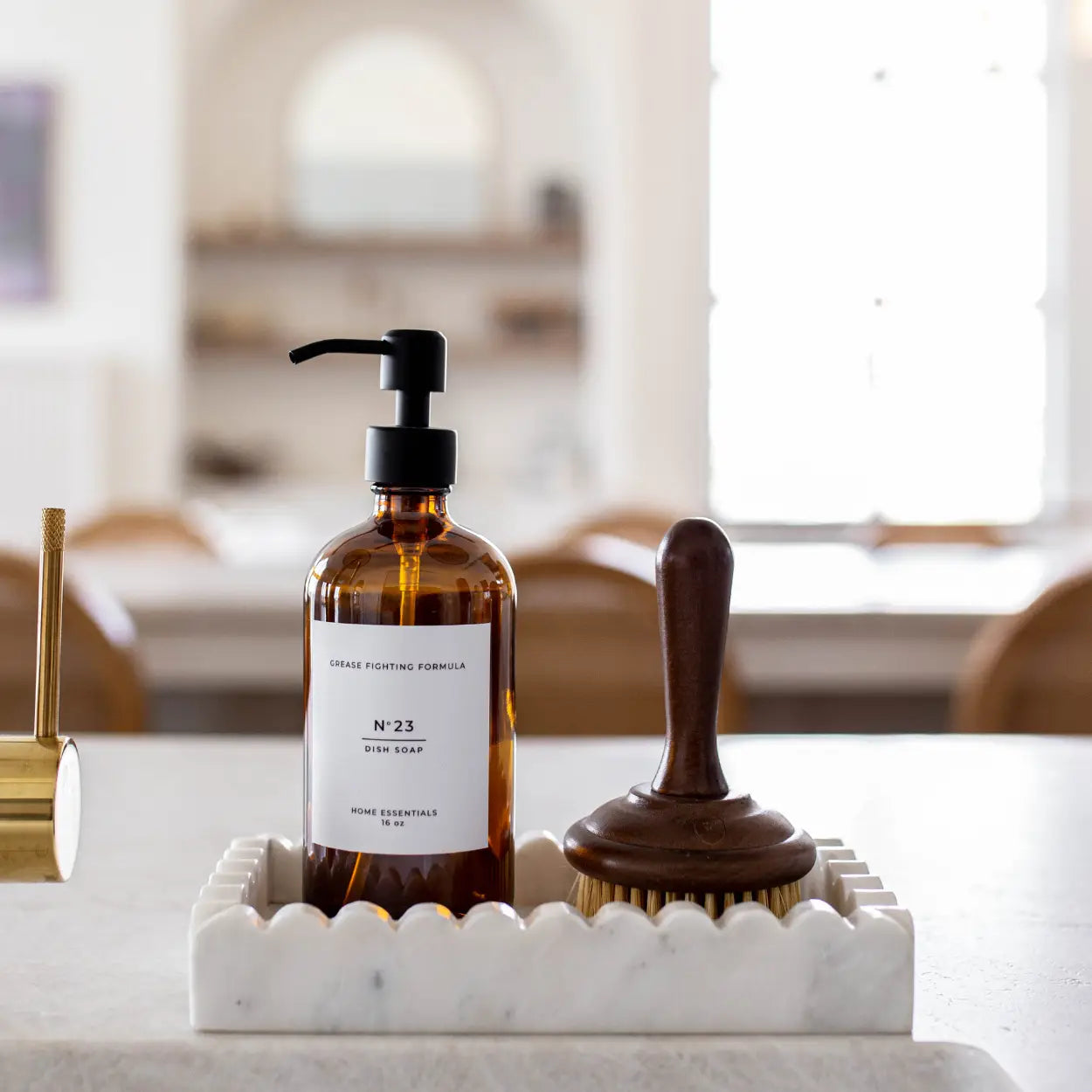 Plateau de pont festonné en marbre blanc