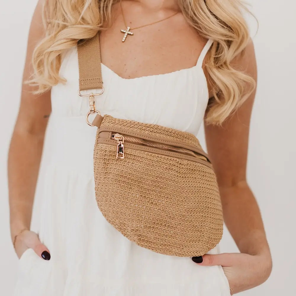 Raffia bum bag - tan