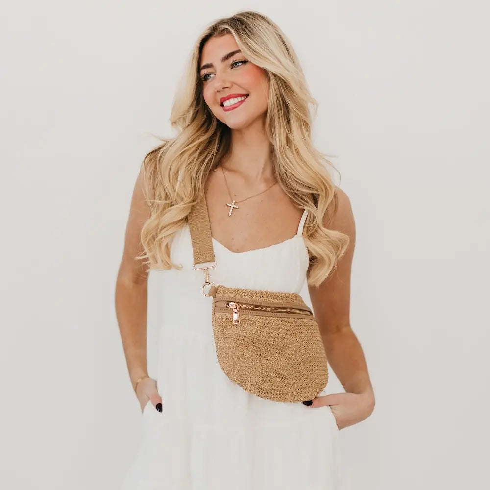Raffia bum bag - tan