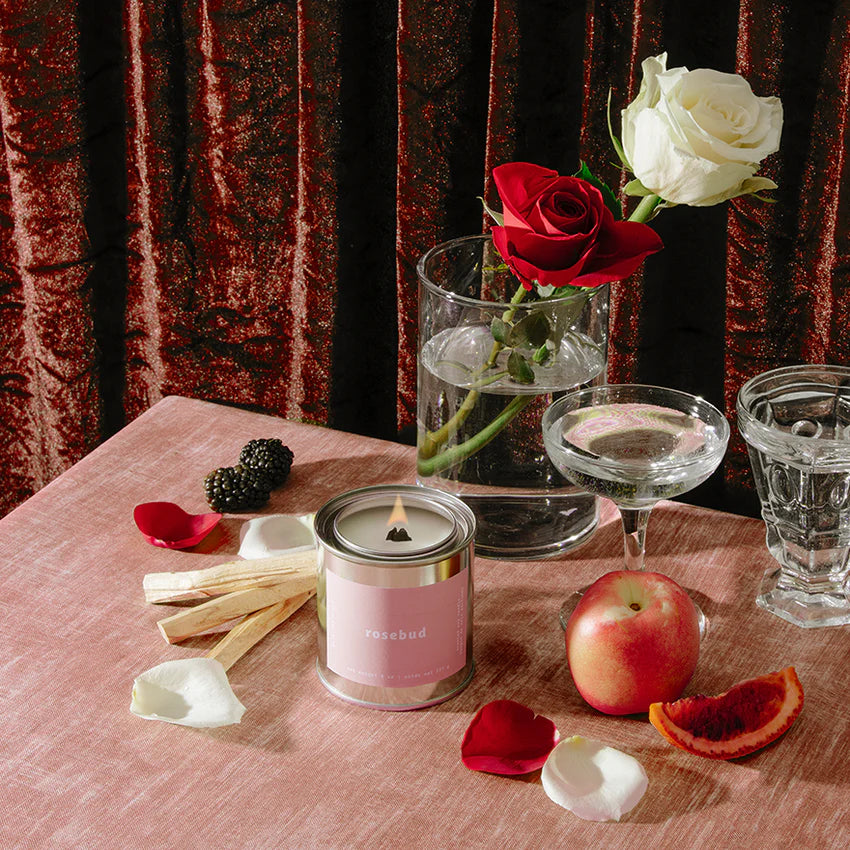 Bougie Mala 8oz Rosebud | Crème + Rose + Cèdre