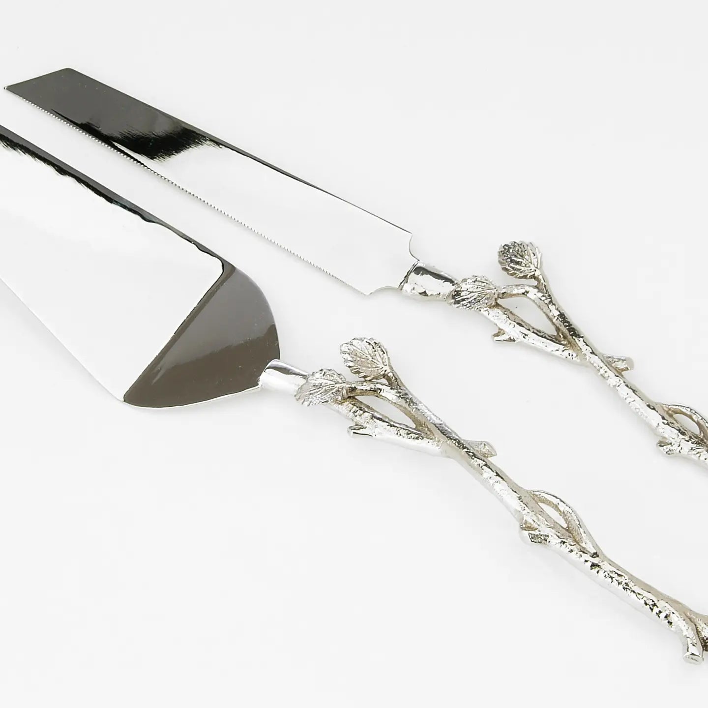cake server and knife set with silver leaf motif