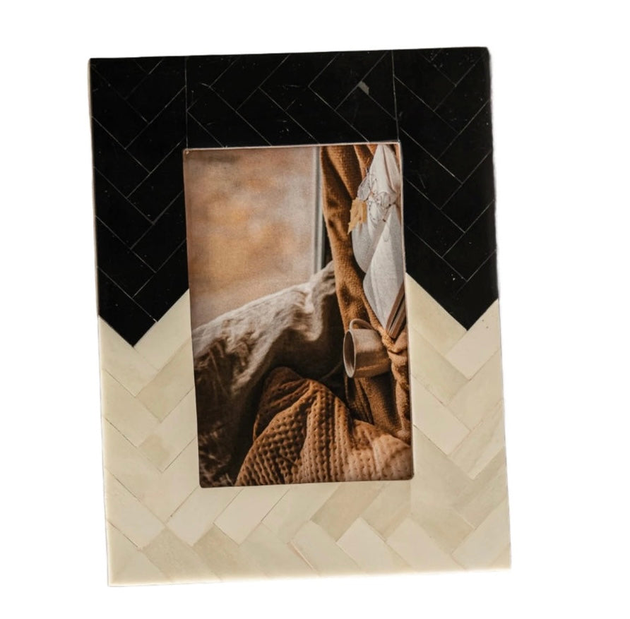 Cadre photo en os à chevrons en ébène et ivoire - 4x6"