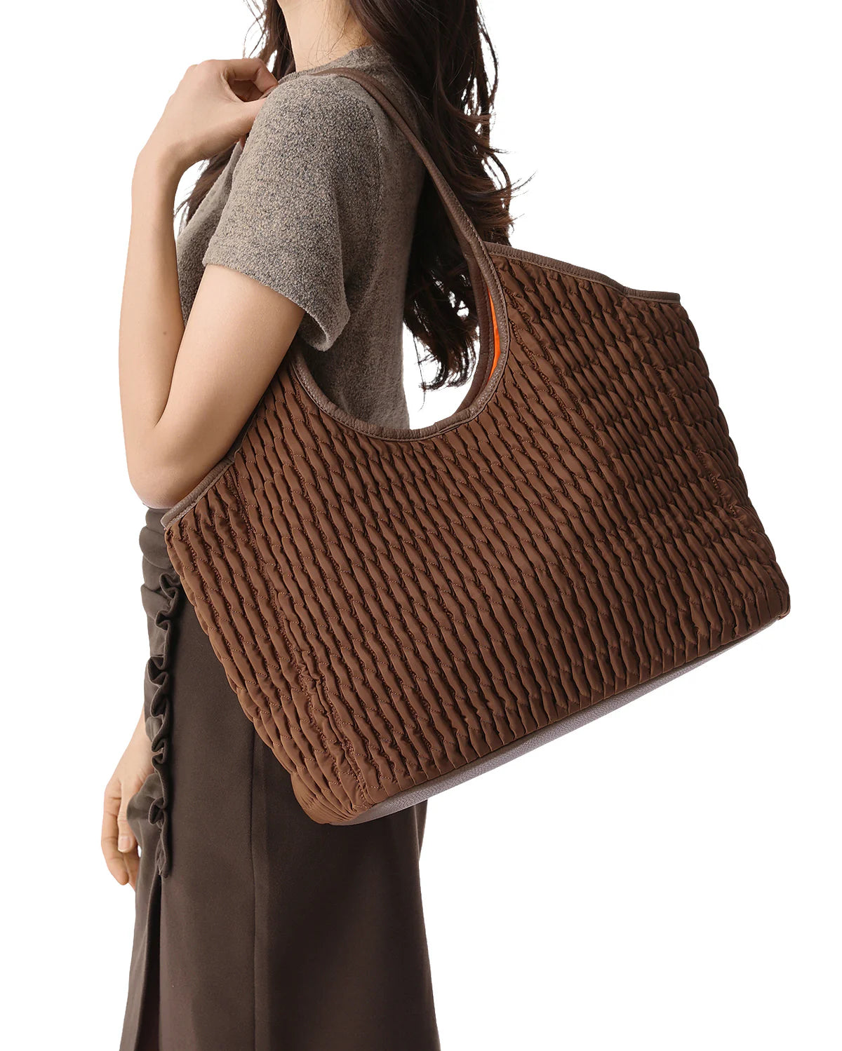 Nylon puckered tote- Walnut