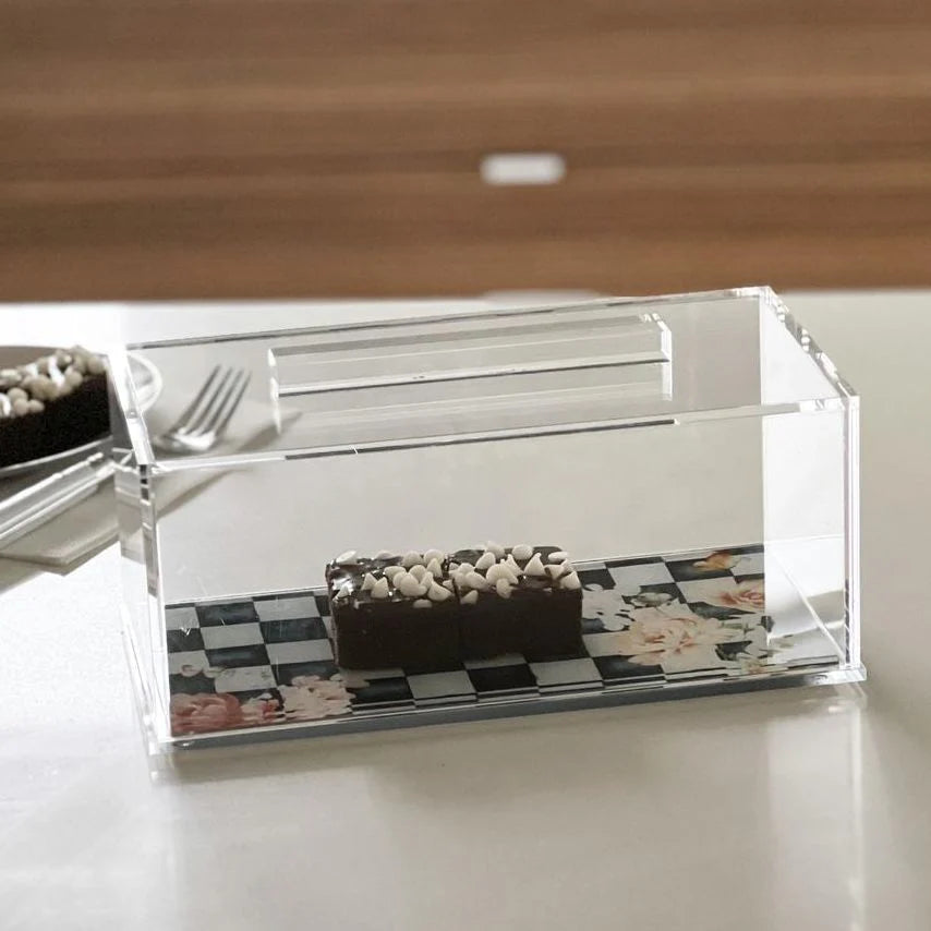 Plateau à gâteau en Lucite à carreaux noirs chics avec couvercle