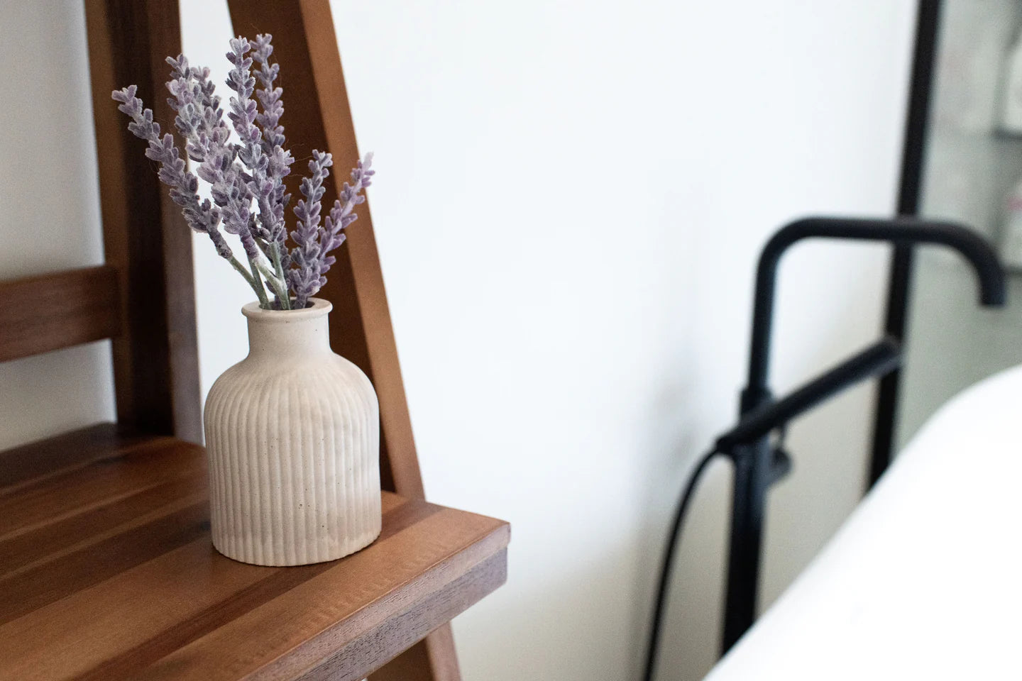 Bud vase - Limestone