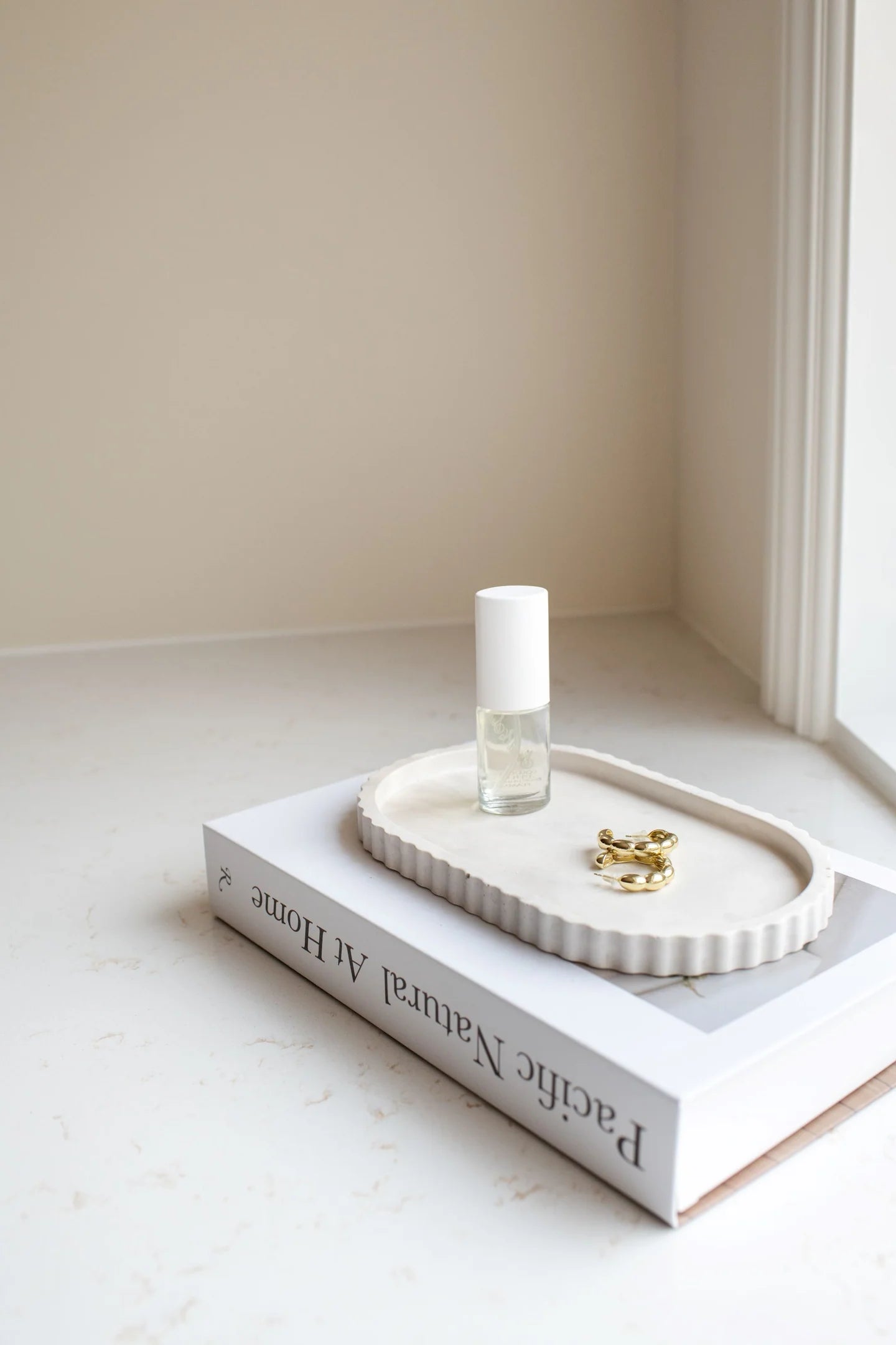 Fluted oval tray - limestone