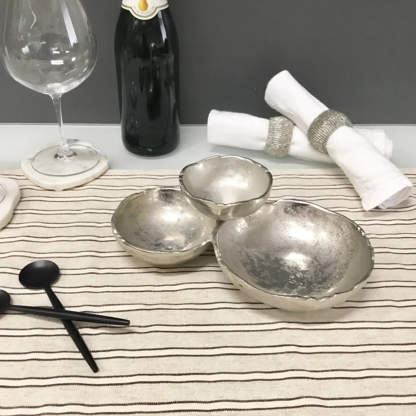 Plat à 3 bols en aluminium texturé argenté