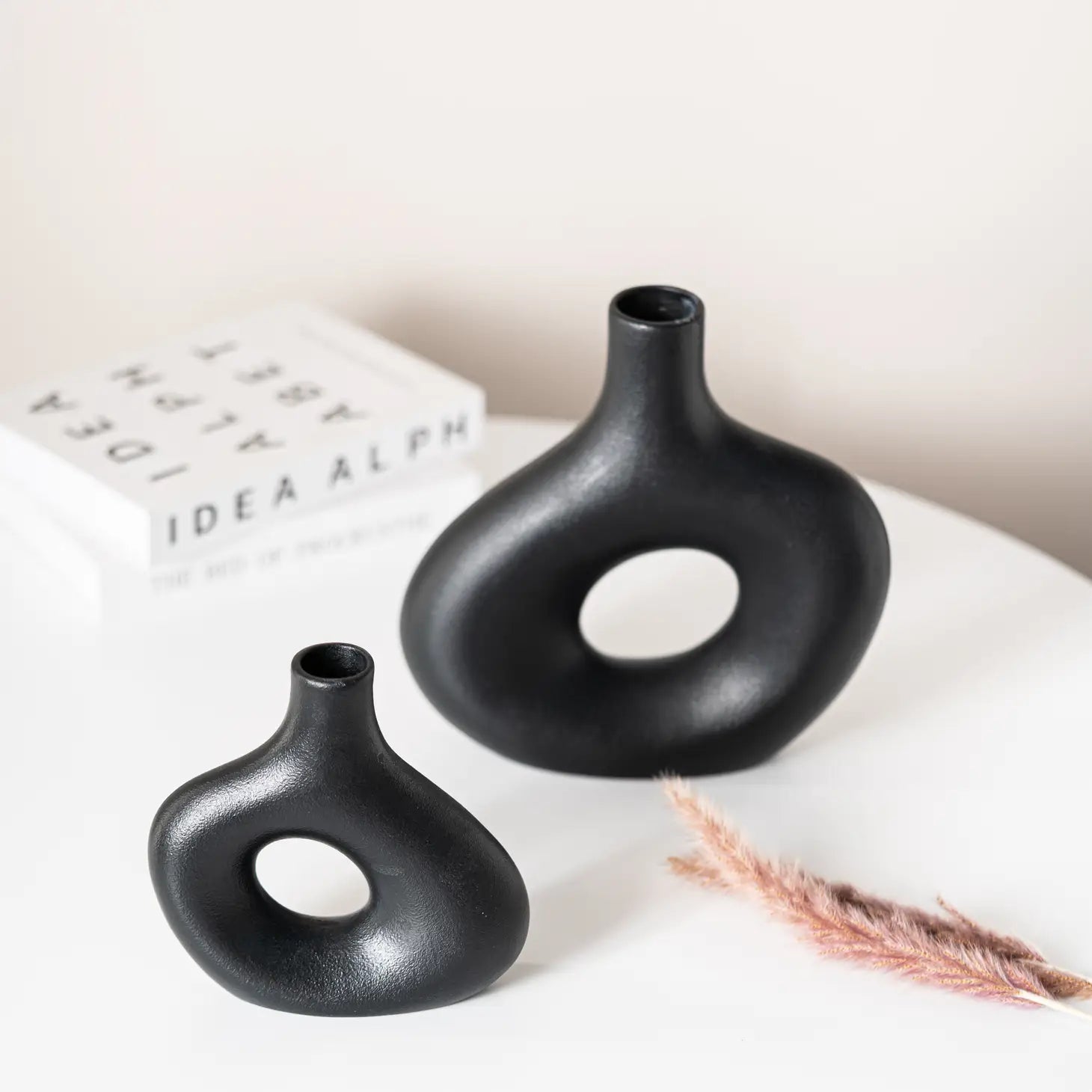 lot de 2 vases creux en céramique noire