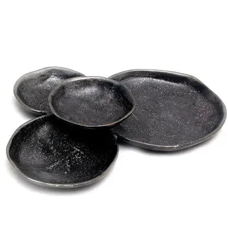 Plat à grappes texturé noir