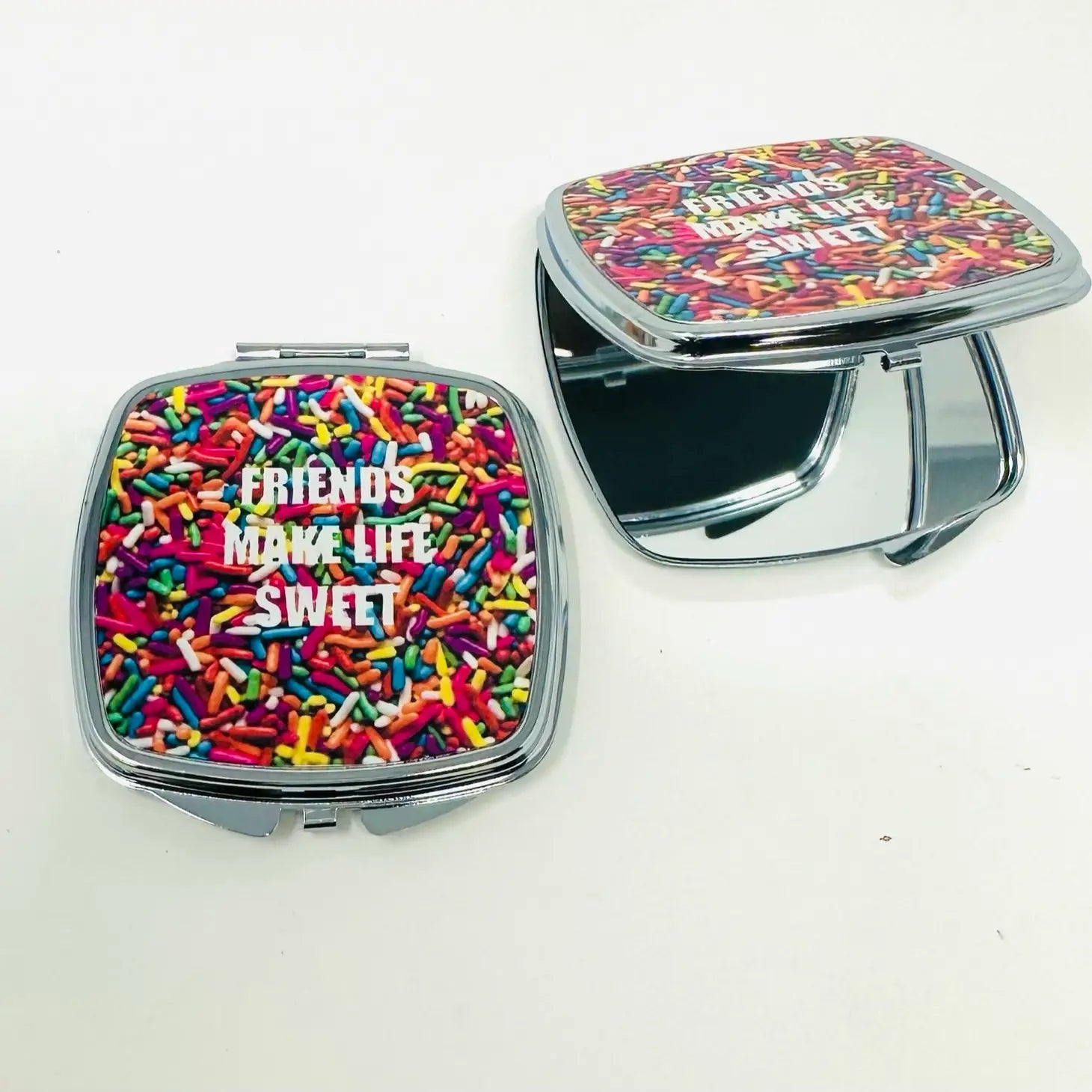 Miroir de poche à paillettes « Friends Make Life Sweet »