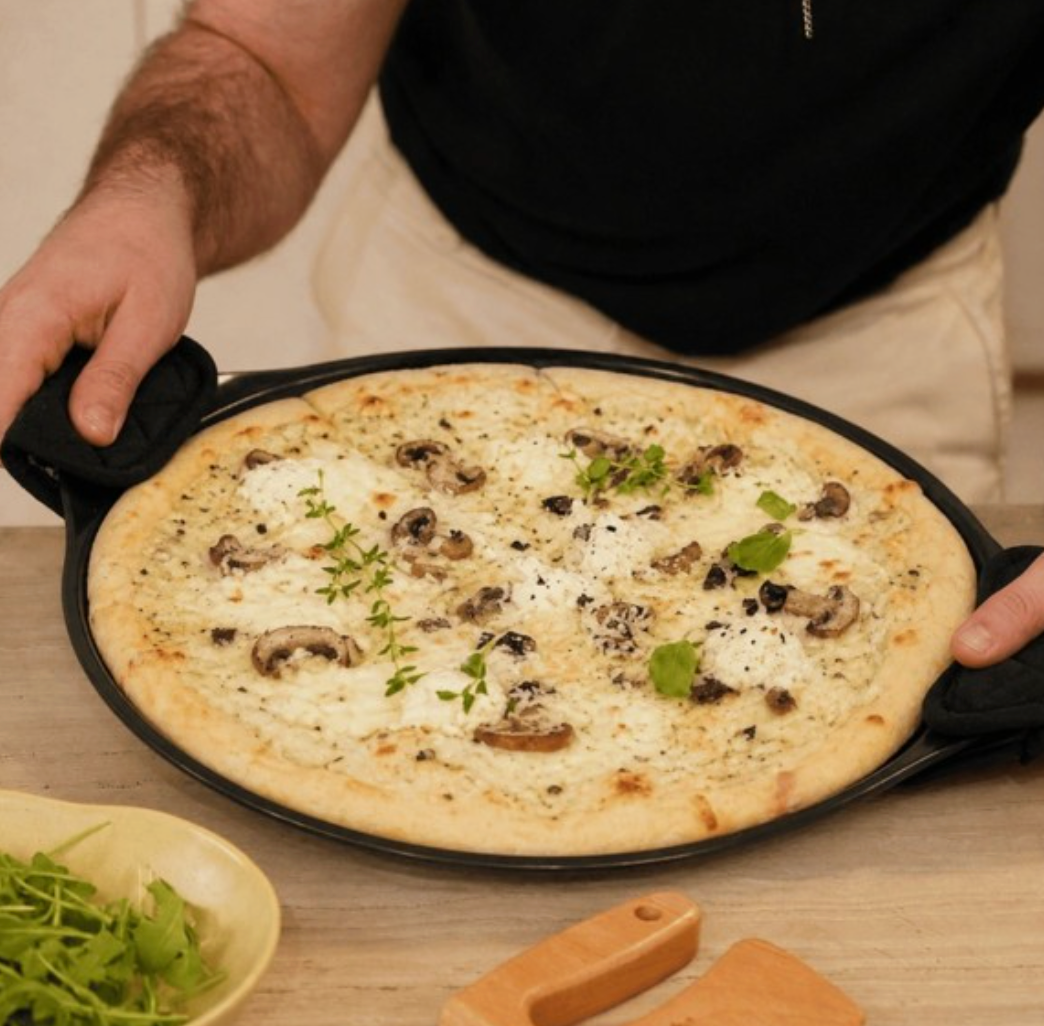 The "Formidable" Pizza Plate & Knife - Graphite