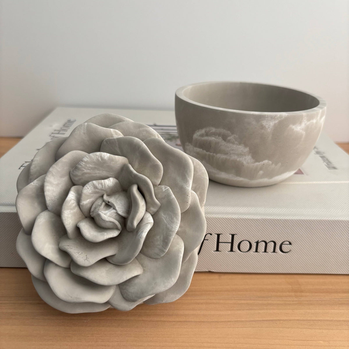 Bloom Rose Lid Concrete Vessel - gray and white swirl