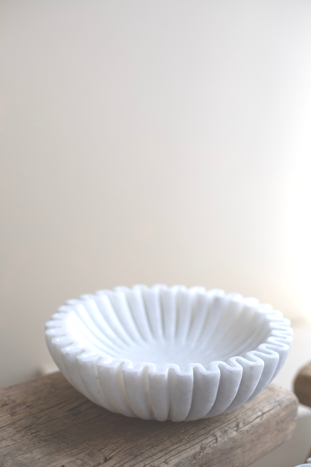 Marble Fluted Scalloped Bowl, Medium