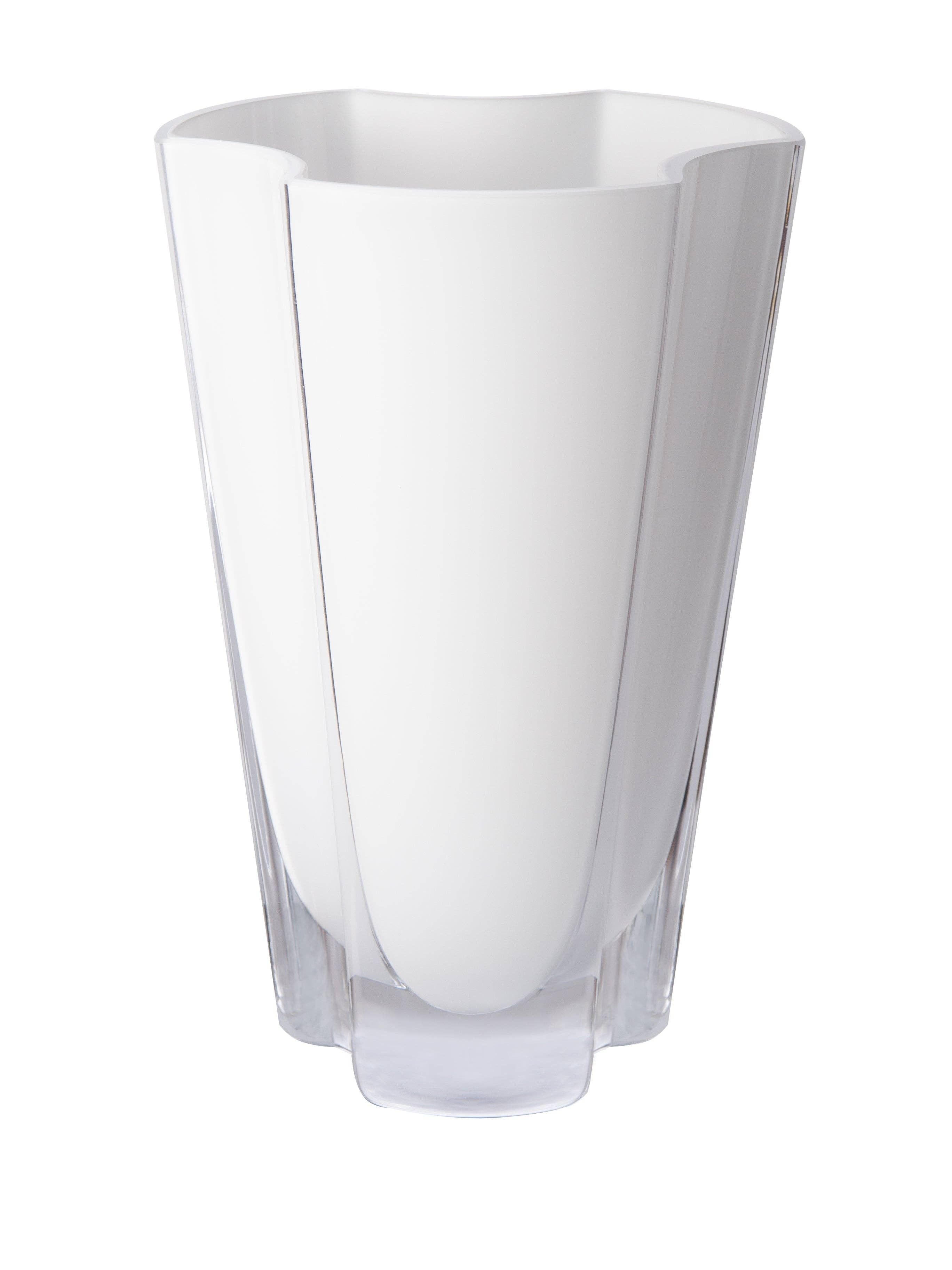 Vase ondulé en verre blanc