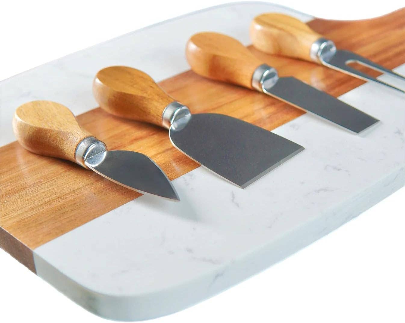 Planche de service en bois et marbre