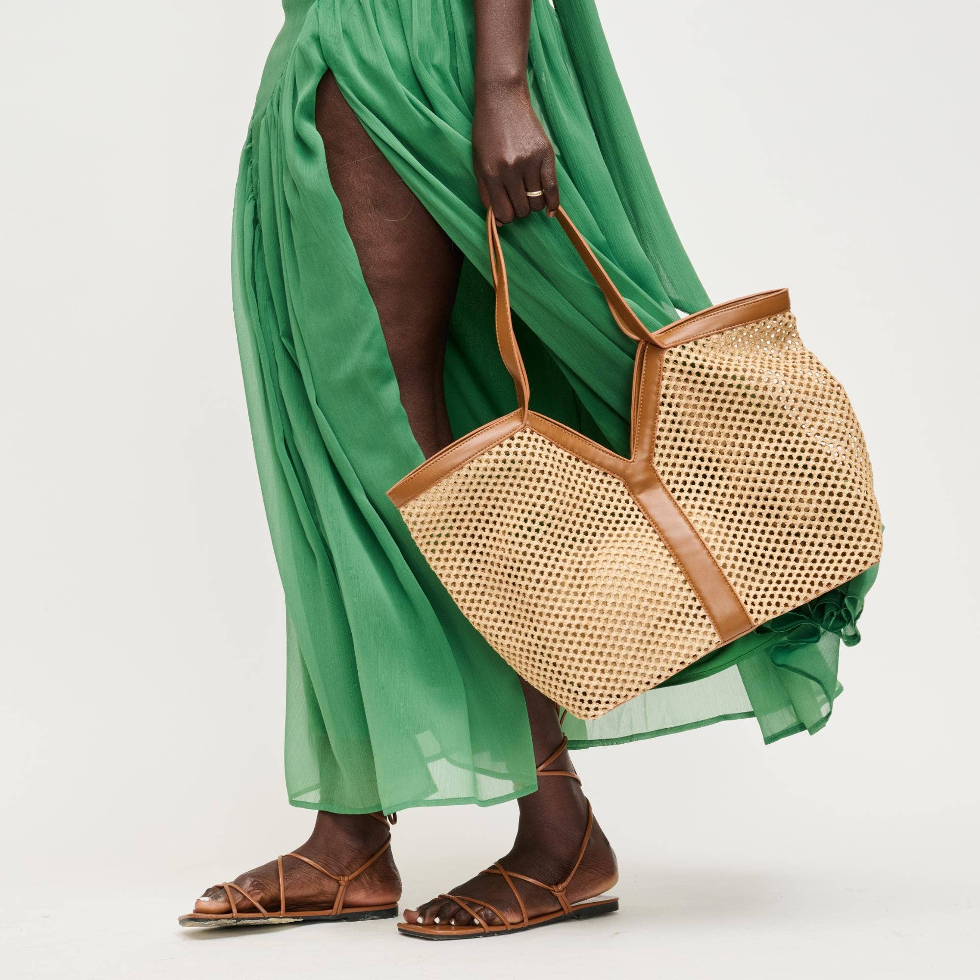 Large straw woven v-panel Tote