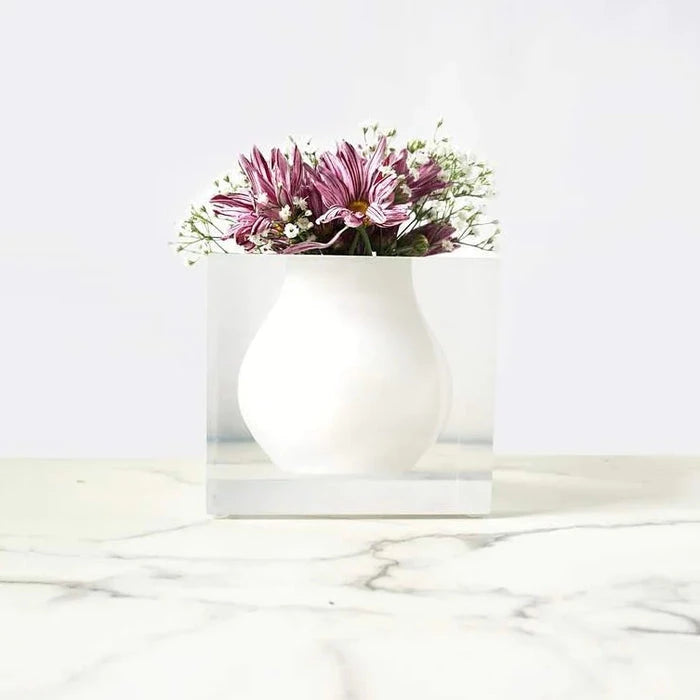 Vases & Flowers