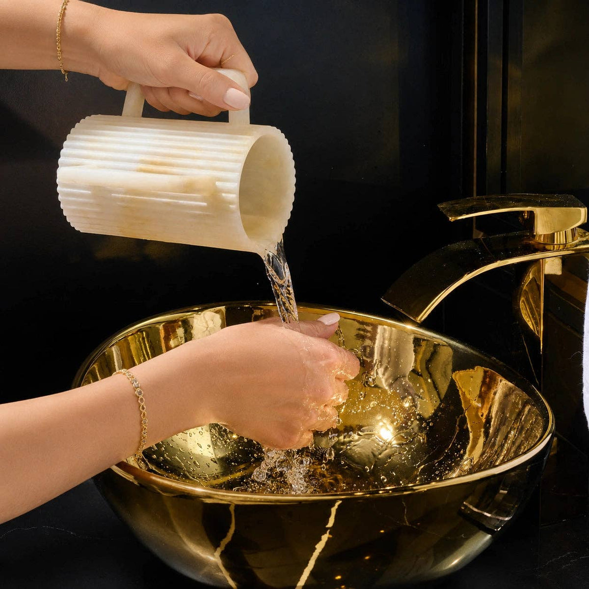 Fluted Resin Washing Cup - gold