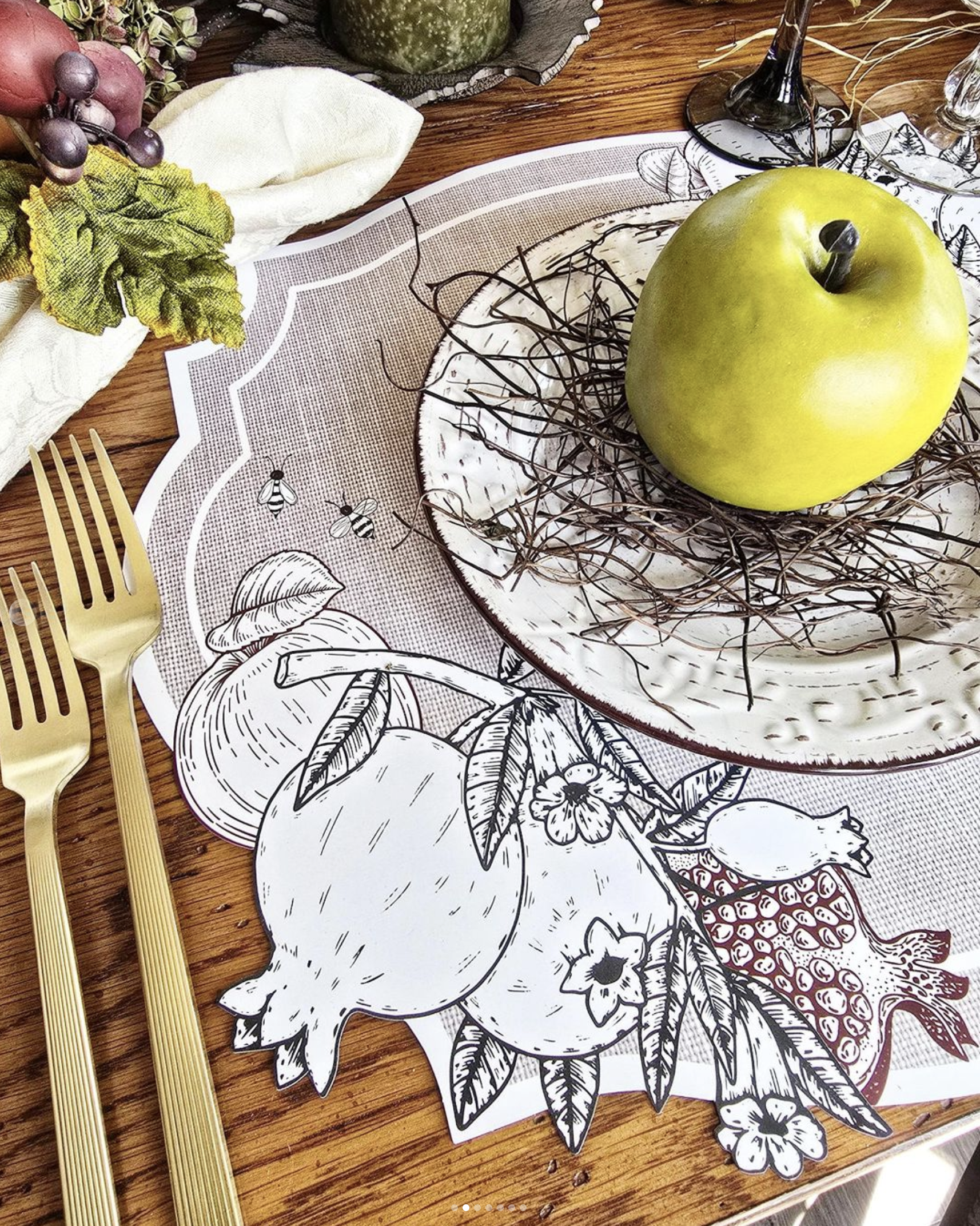BURLAP POM AND APPLES PLACEMATS SET OF 12