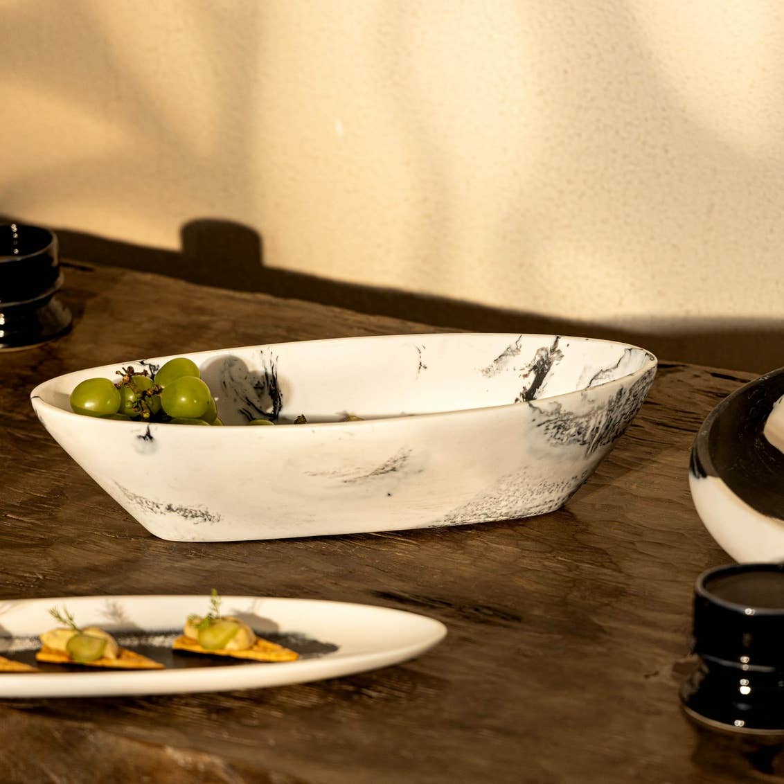 Lucente Black & White Matte Oval Basket