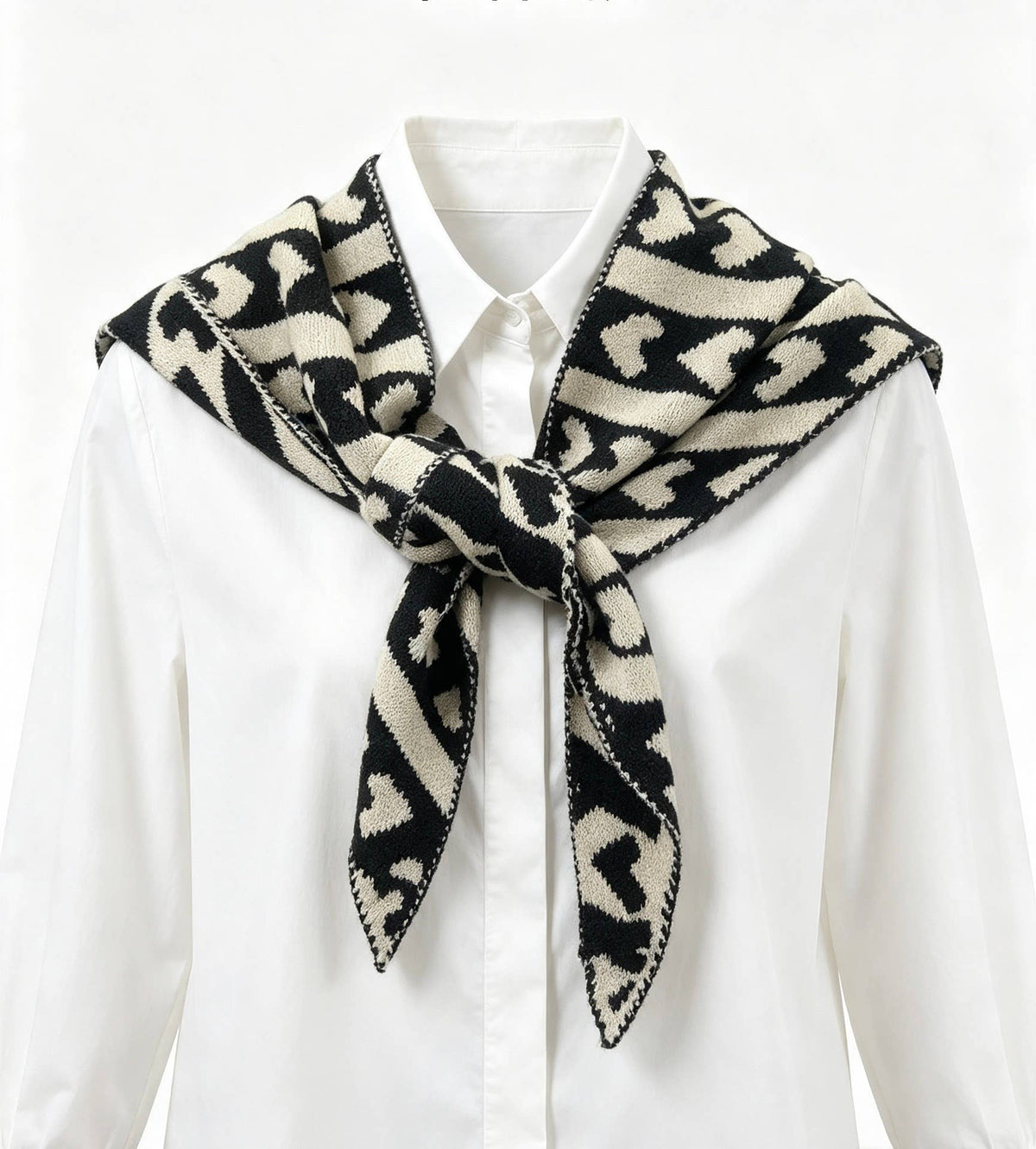 Small triangle heart - beige