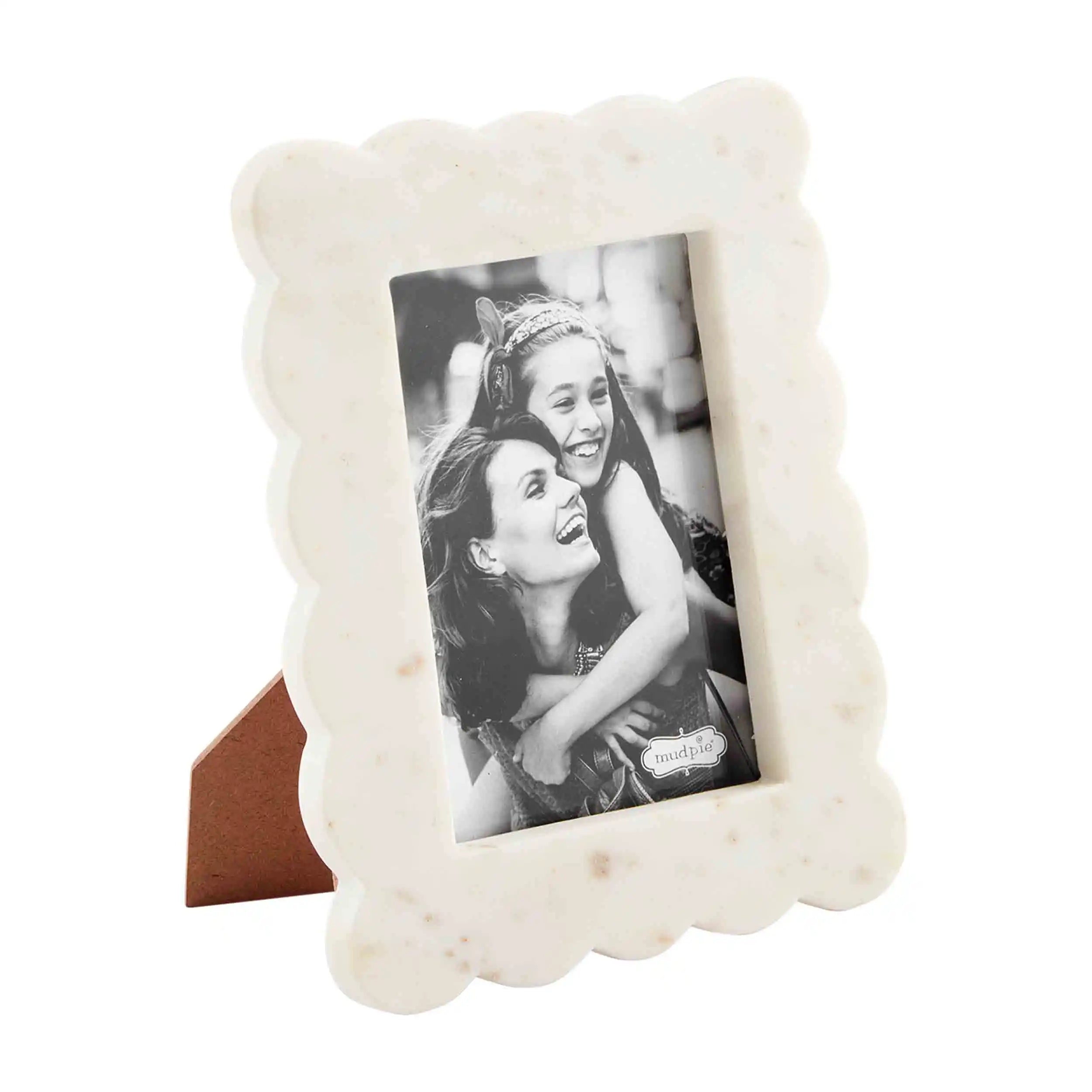 Scalloped Marble Picture Frame - 4x6