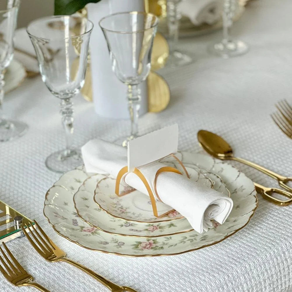 Plat à miel en Lucite avec des accents dorés