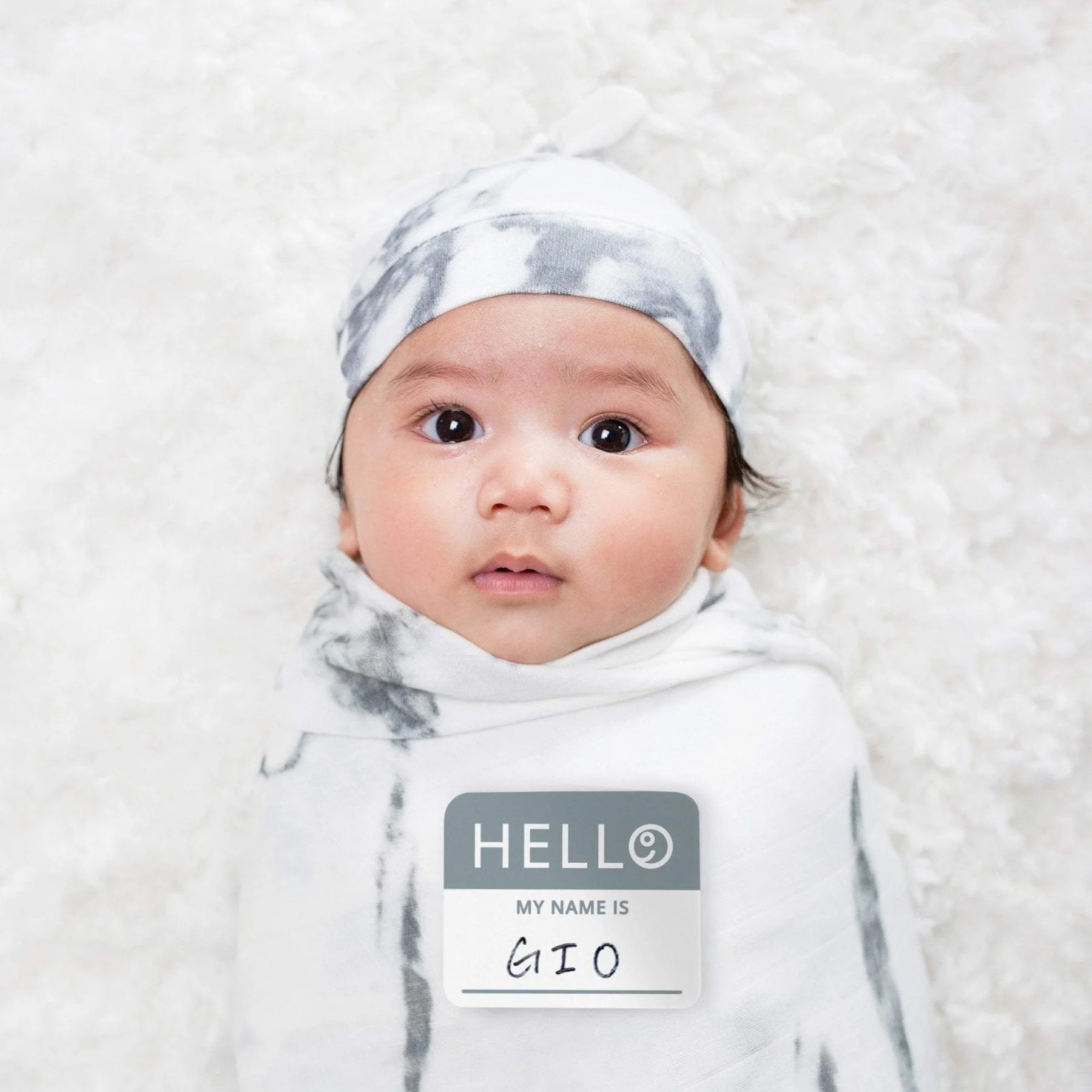 Hello World swaddle & Knotted Hat - Marble