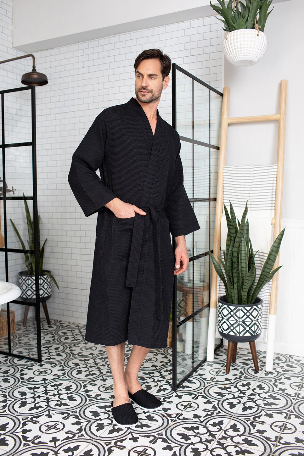 Men’s waffle robe and slipper set - black