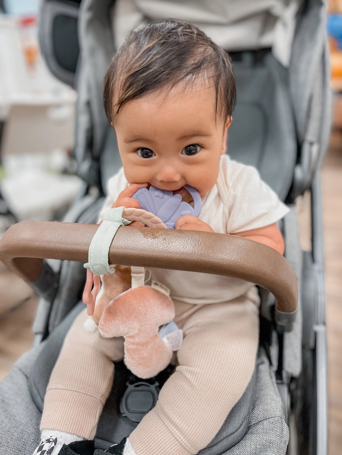 Busy bunny ring activity teething toy