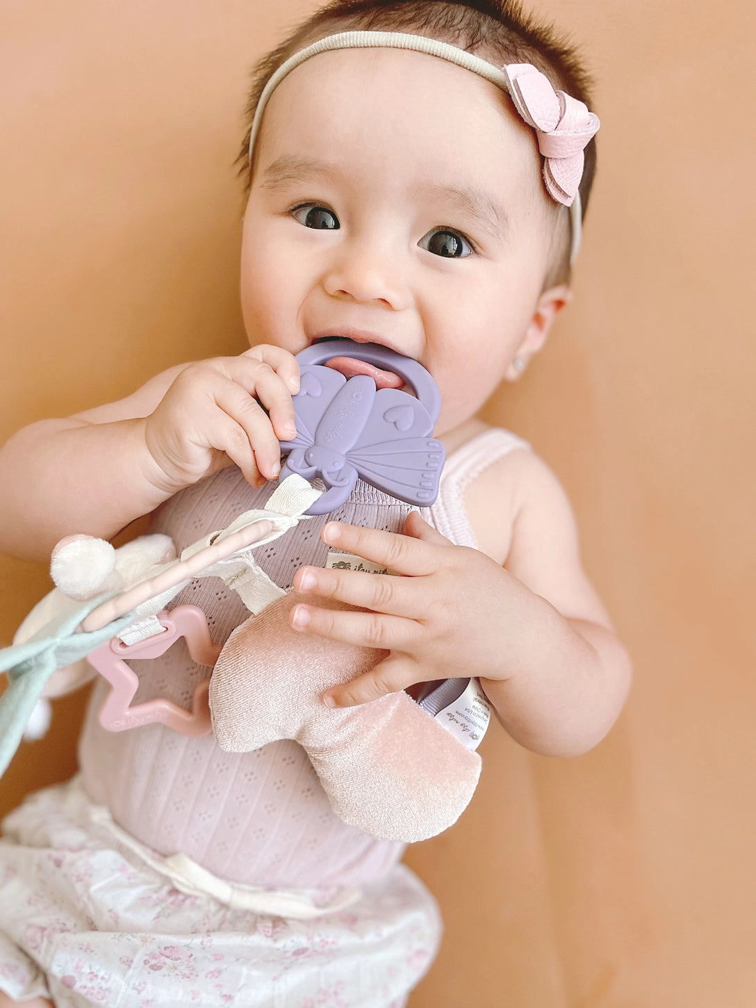 Busy bunny ring activity teething toy