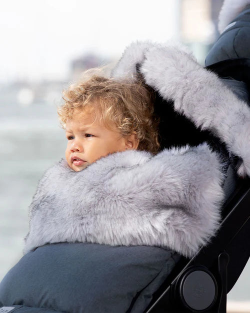 7am - plushpod tundra in Heather Grey Dark and Arctic Faux Fur