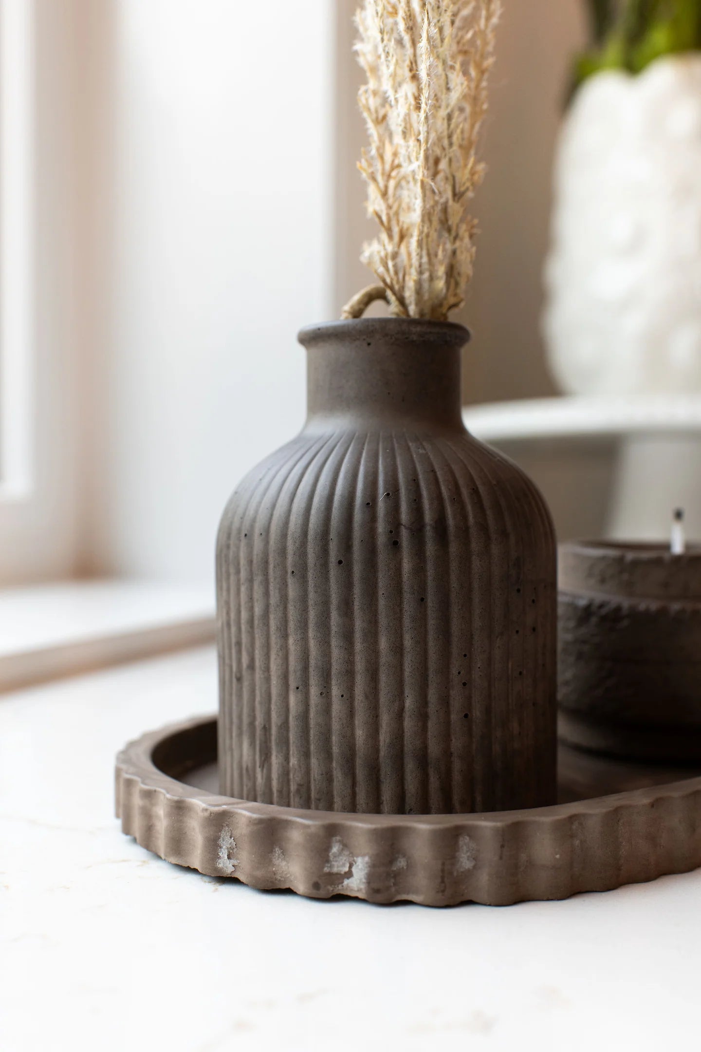 Bud vase - mocha stone