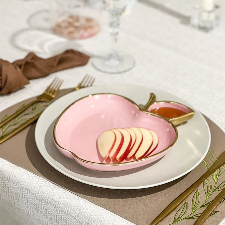 Plat en porcelaine en forme de pomme avec bordure dorée 