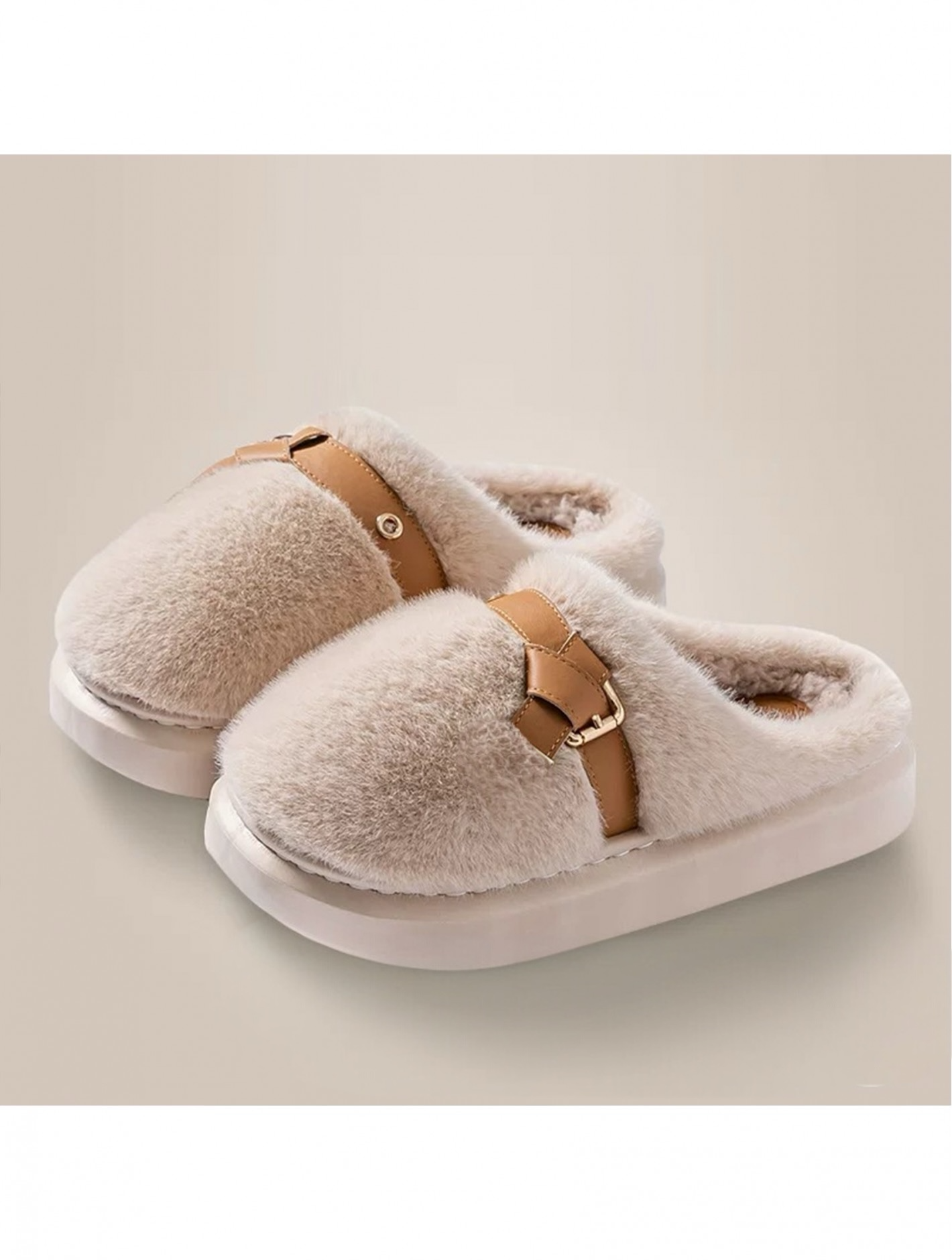 Plush slippers with belt - beige