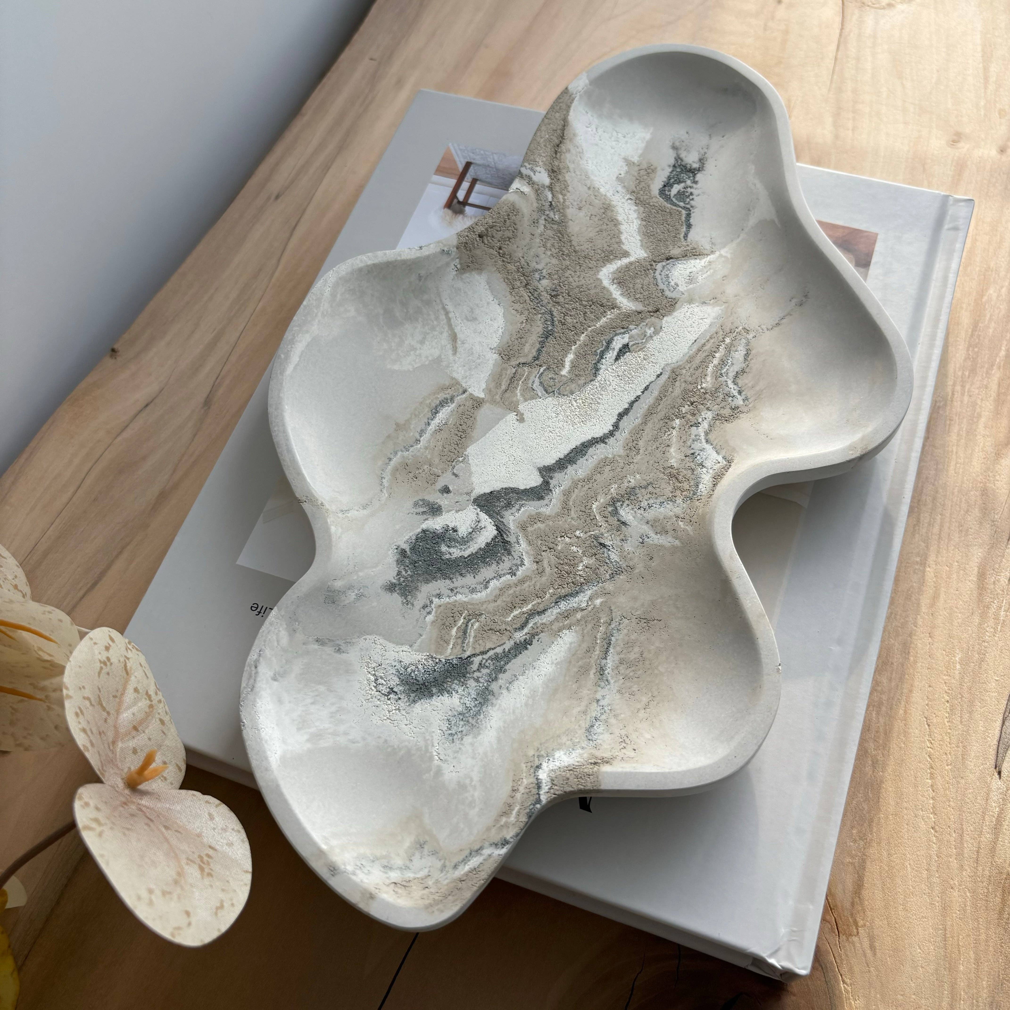 Concrete Curvy Tray - khaki marble fusion