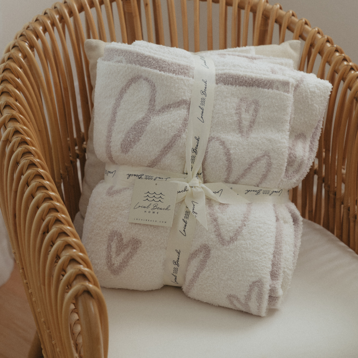 Heart Luxe Home Blanket - sand/cream