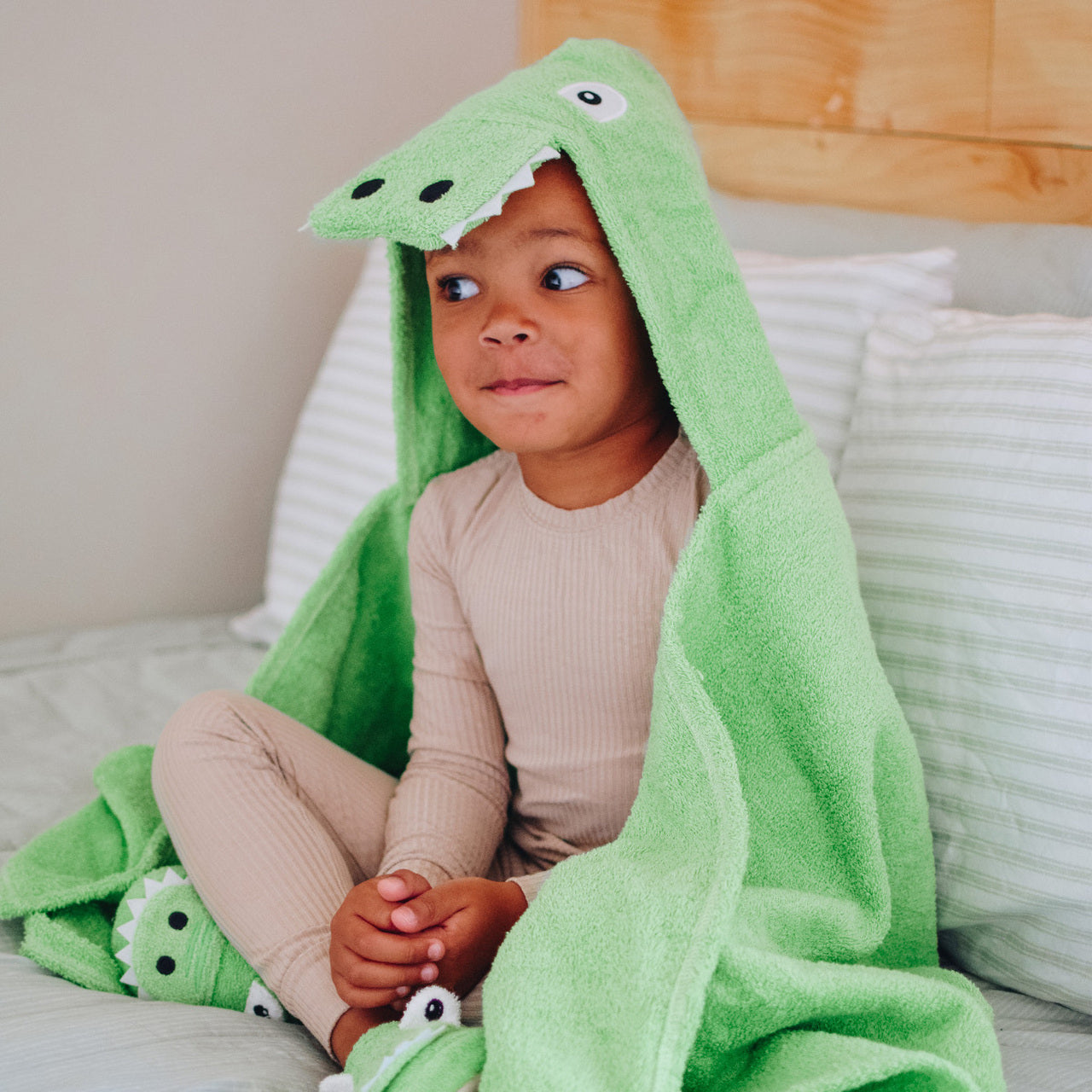 Personalized Hooded Towel- Alligator